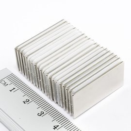 MPŁ 30x15x1 / N38 - magnes neodymowy
